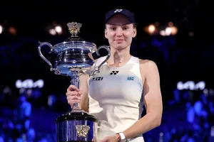 Rybakina soán ngôi Sabalenka, lên ngôi nữ hoàng mới ở Australian Open