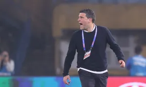 HLV CLB Ninh Bình bị cấm 2 trận sau khi chỉ trích trọng tài