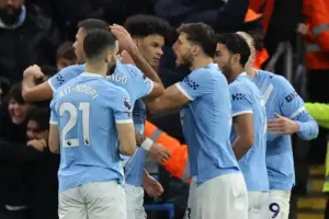 Man City áp sát ngôi đầu của Arsenal, HLV Guardiola nói điều bất ngờ