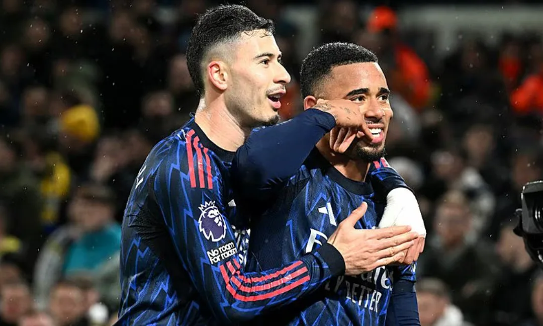 Redknapp: 'Arsenal có thể vô địch với cách biệt 10 điểm'